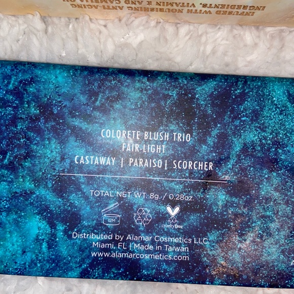 Alamar and blush makeup bundle - Picture 5 of 7